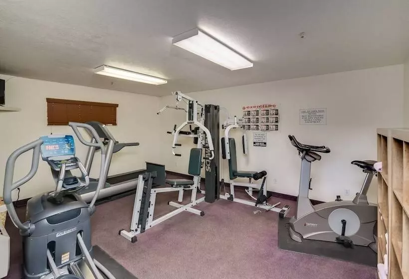 Отель St. George Inn And Suites