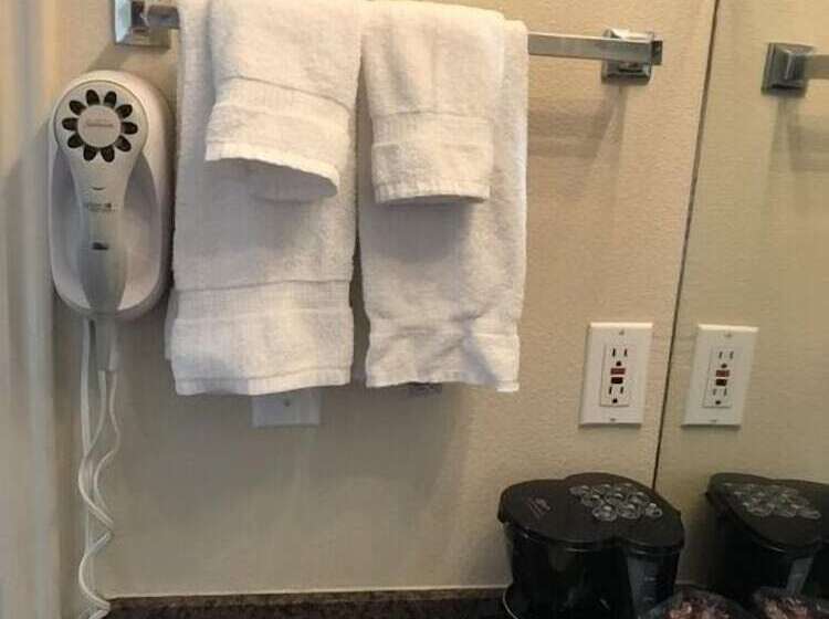 فندق St. George Inn And Suites