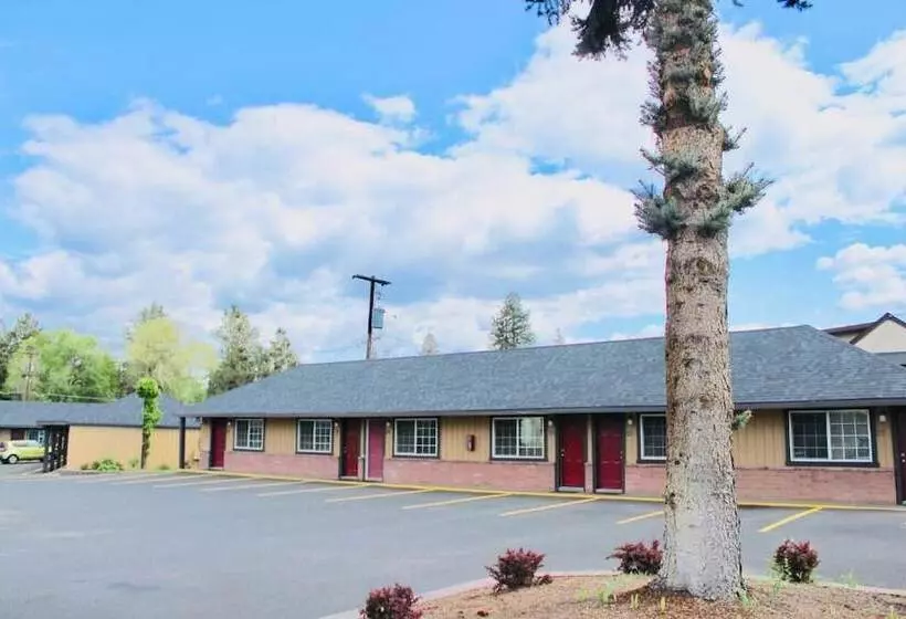 مُتل Cascade Lodge