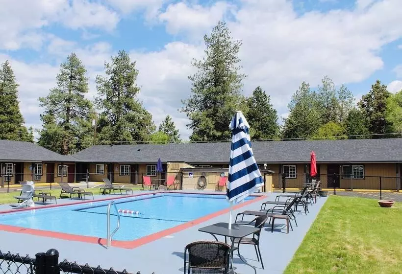 مُتل Cascade Lodge