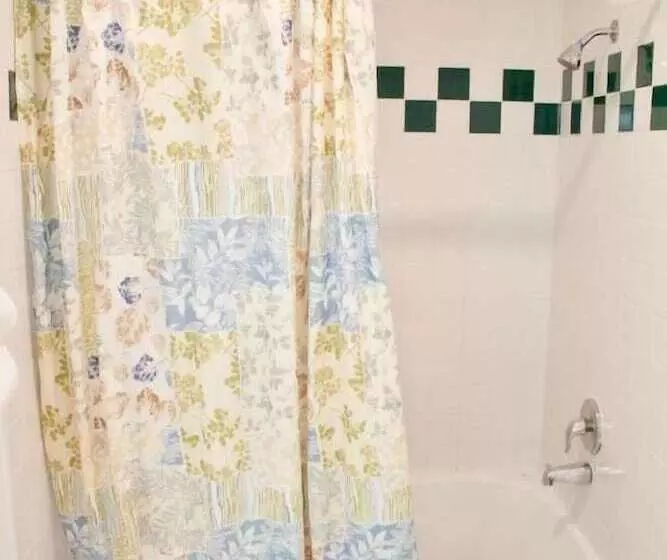 مُتل Cascade Lodge