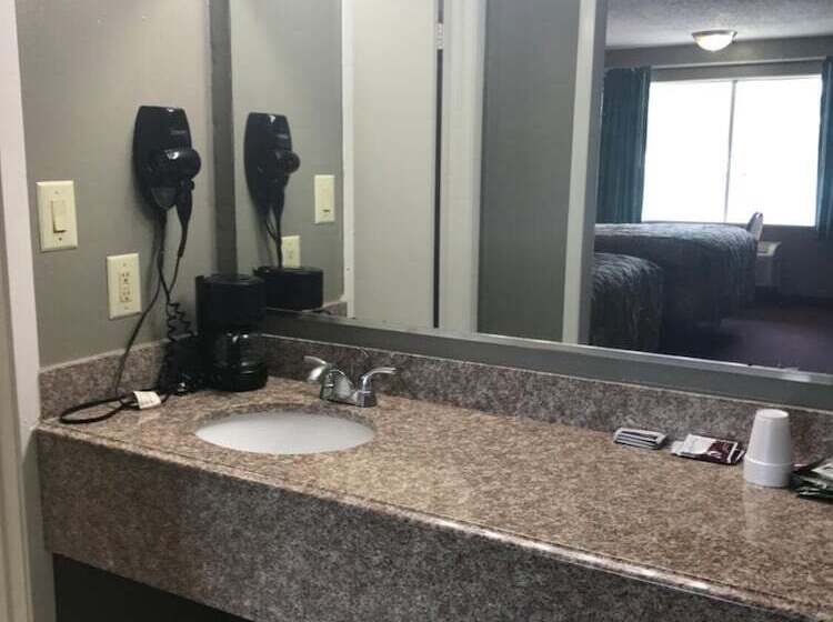 Мотель Express Inn   Bay City