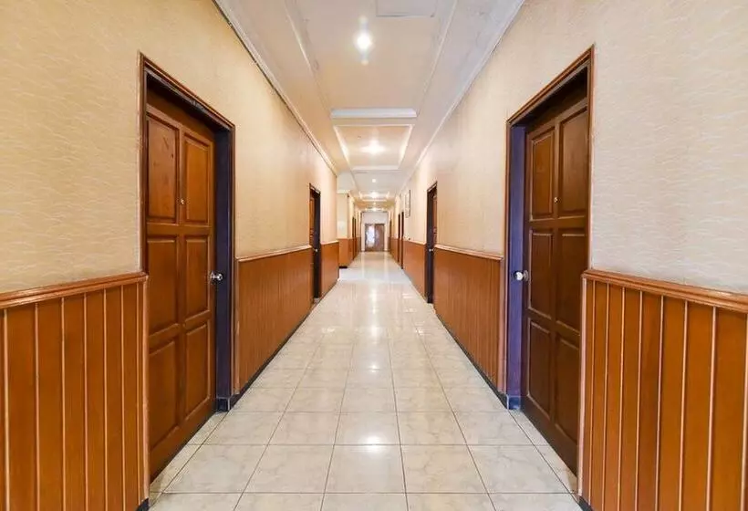 Hotelli Reddoorz Plus @ Ketapang Satu Beach Kupang