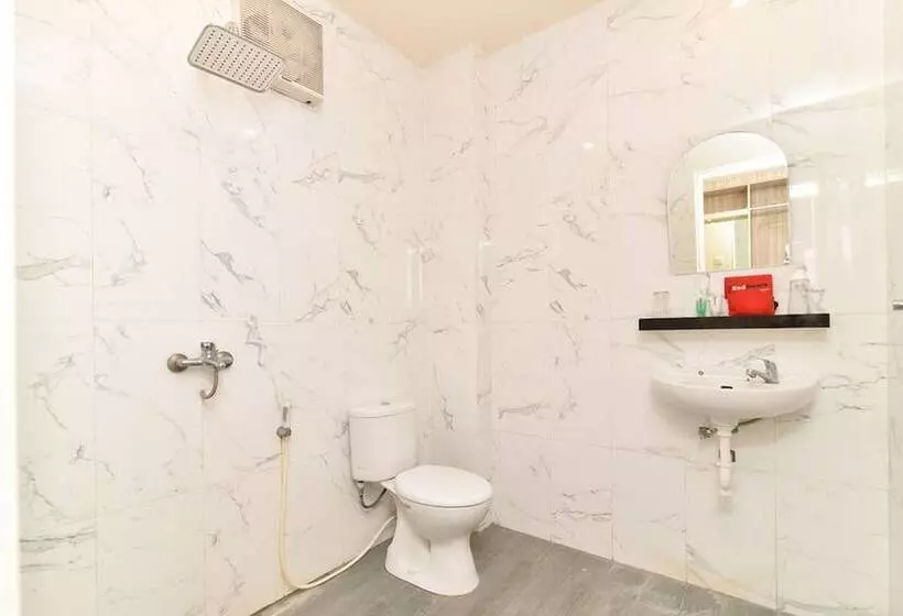 Hotelli Reddoorz Plus @ Ketapang Satu Beach Kupang