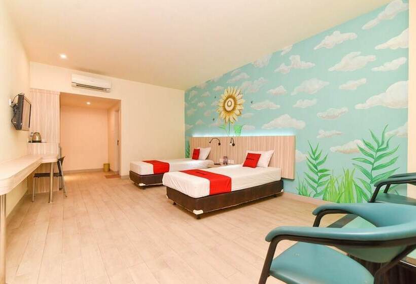 Otel Reddoorz Plus @ Ketapang Satu Beach Kupang