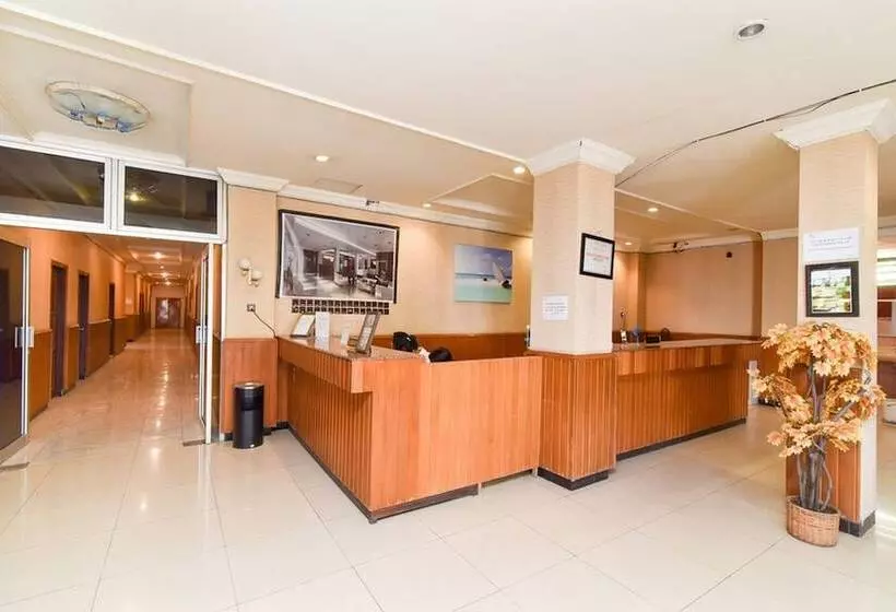 Hotelli Reddoorz Plus @ Ketapang Satu Beach Kupang