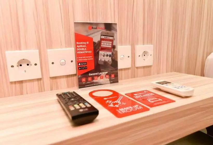 Hotelli Reddoorz Plus @ Ketapang Satu Beach Kupang