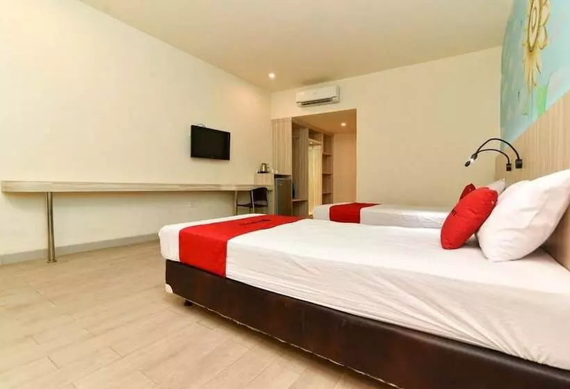 Hotelli Reddoorz Plus @ Ketapang Satu Beach Kupang