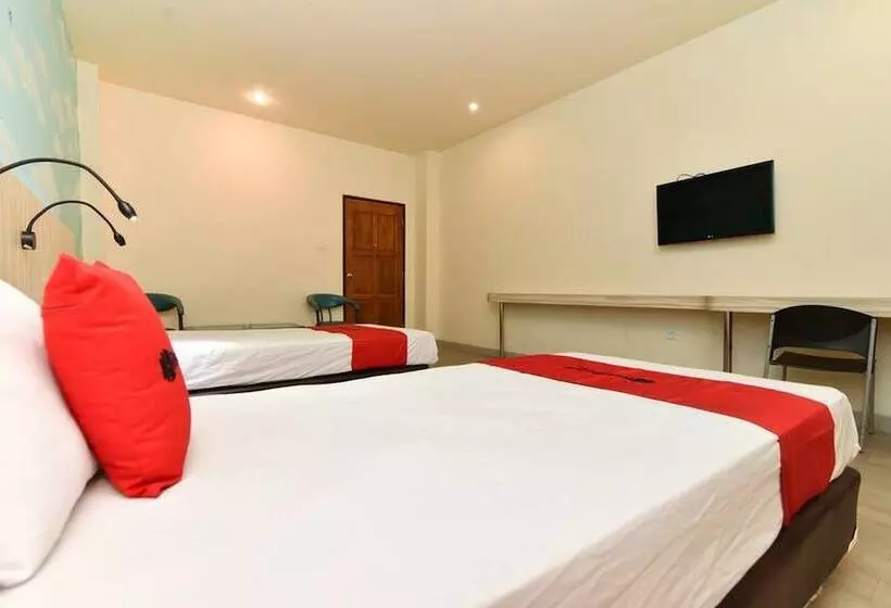 Hotelli Reddoorz Plus @ Ketapang Satu Beach Kupang