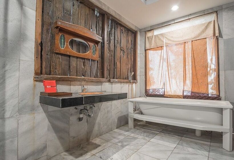 Hotel Reddoorz Resort @ Lembang 2