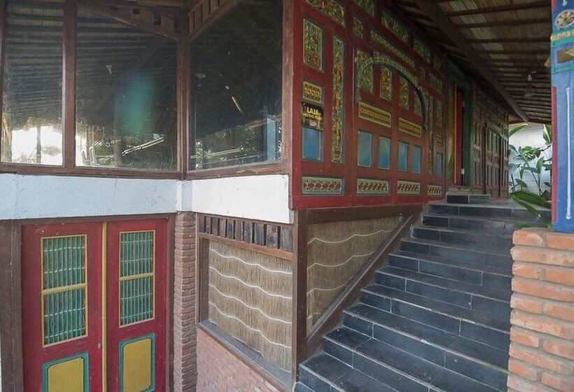 Hotel Reddoorz Resort @ Lembang 2