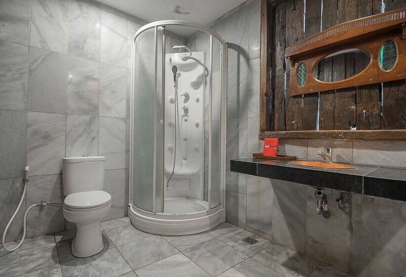 Hotel Reddoorz Resort @ Lembang 2