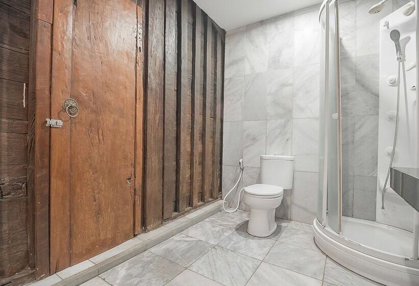 Hotel Reddoorz Resort @ Lembang 2