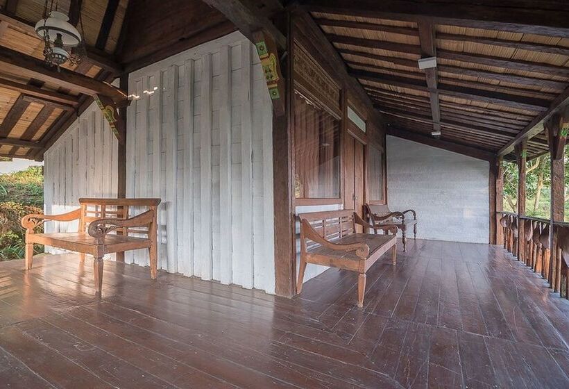 Hotel Reddoorz Resort @ Lembang 2