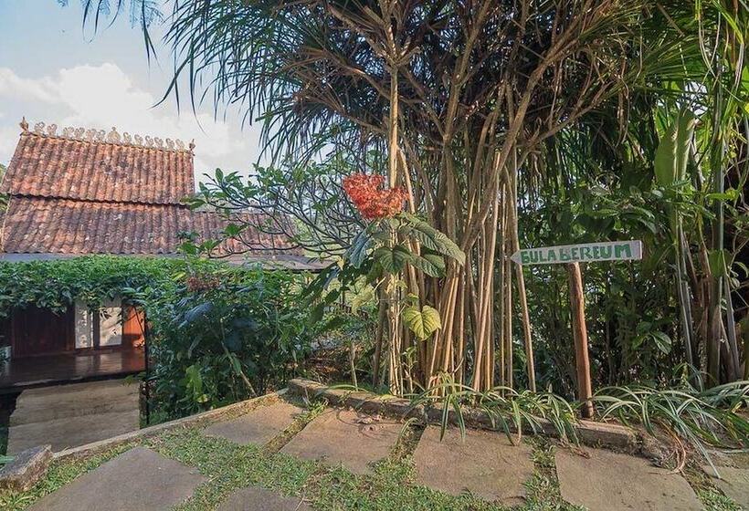 Hotel Reddoorz Resort @ Lembang 2