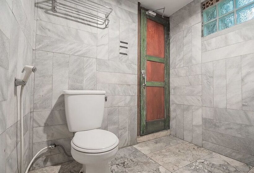 Hotel Reddoorz Resort @ Lembang 2