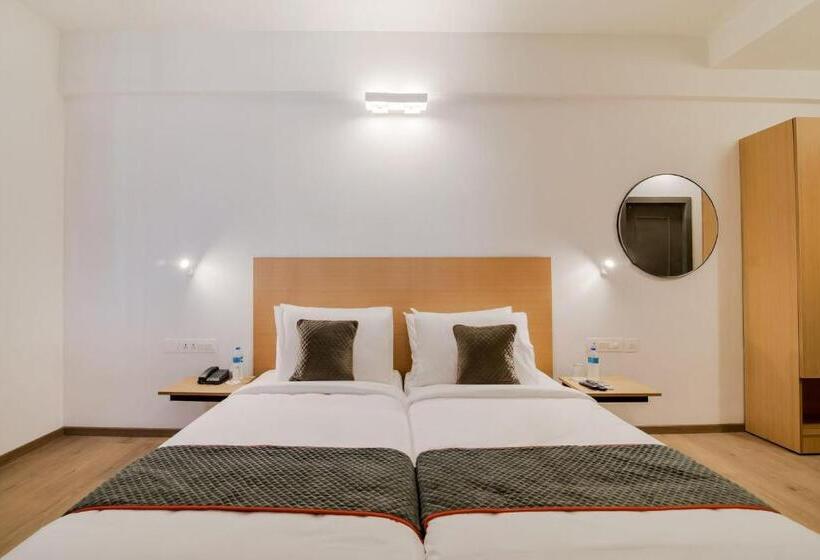 호텔 Super Townhouse Srm Kuppakonam Pudur