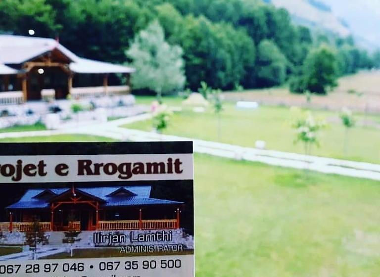 تختخواب و صبحانه Krojet E Rrogamit