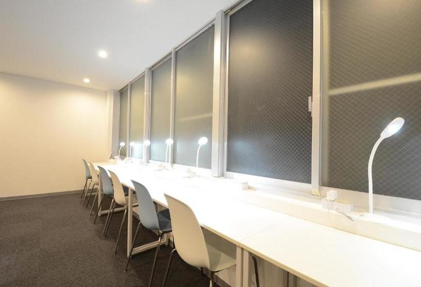 Капсульный Oтель Moon Station Tokyo