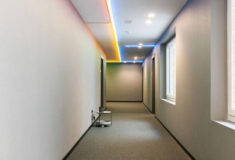 هتل Nest Style Valencia