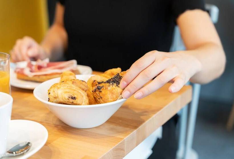 هتل Nest Style Valencia