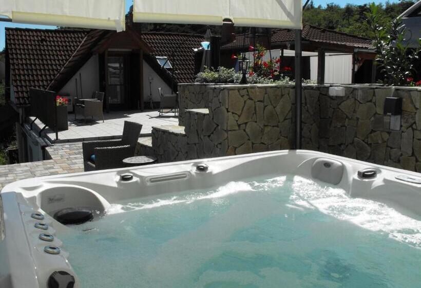 Pensjonat Ezüsthíd Apartman