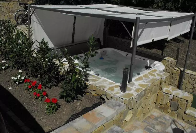 ペンション Ezüsthíd Apartman