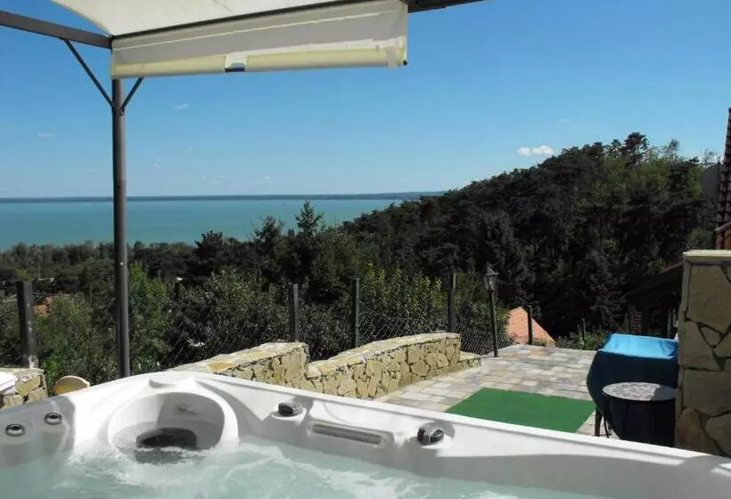 ペンション Ezüsthíd Apartman