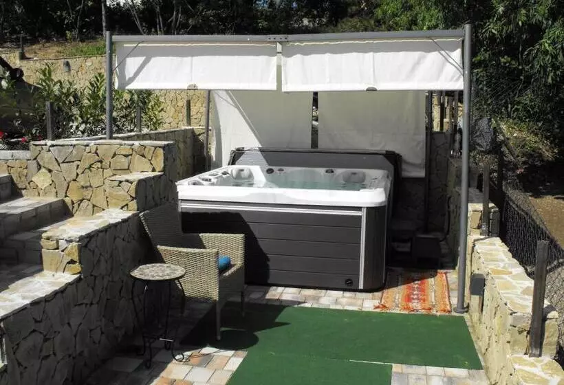 ペンション Ezüsthíd Apartman