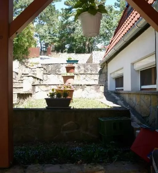 ペンション Ezüsthíd Apartman