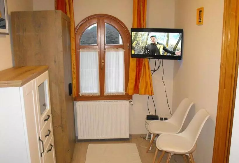 ペンション Ezüsthíd Apartman