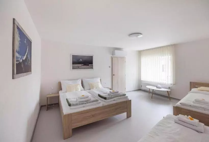 Majatalo A Studio Veselka Litomyšl