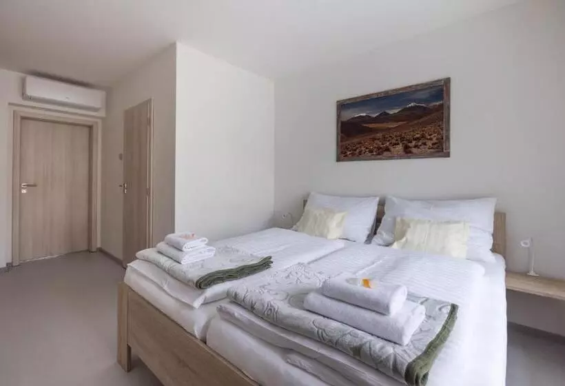 Majatalo A Studio Veselka Litomyšl