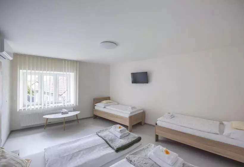 Majatalo A Studio Veselka Litomyšl