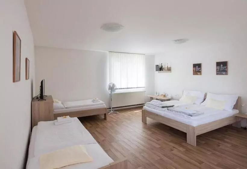 Majatalo A Studio Veselka Litomyšl