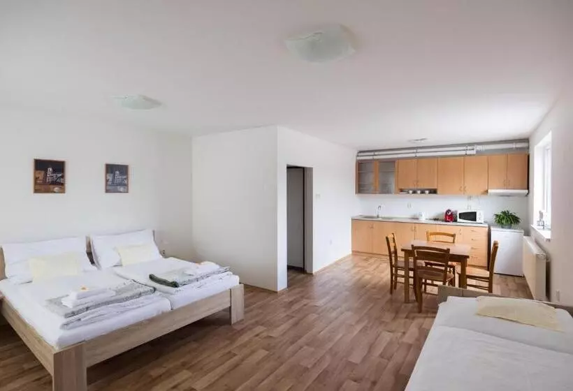 Majatalo A Studio Veselka Litomyšl