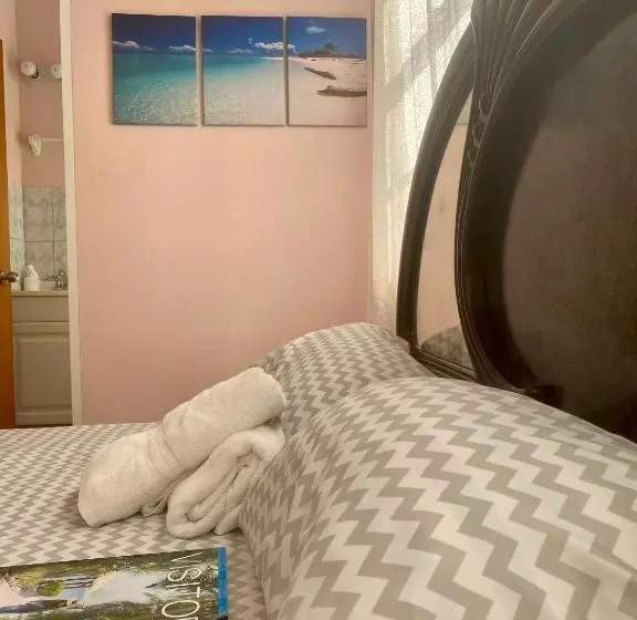 ペンション Beverley's Guest House, Nevis