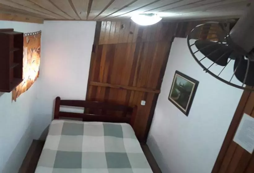 پانسیون Pausa Cabanas
