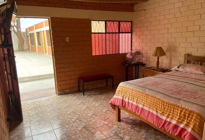 پانسیون Hospedaje La Huega