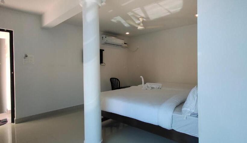 Пансион Rj14 Accommodations At Baga Beach