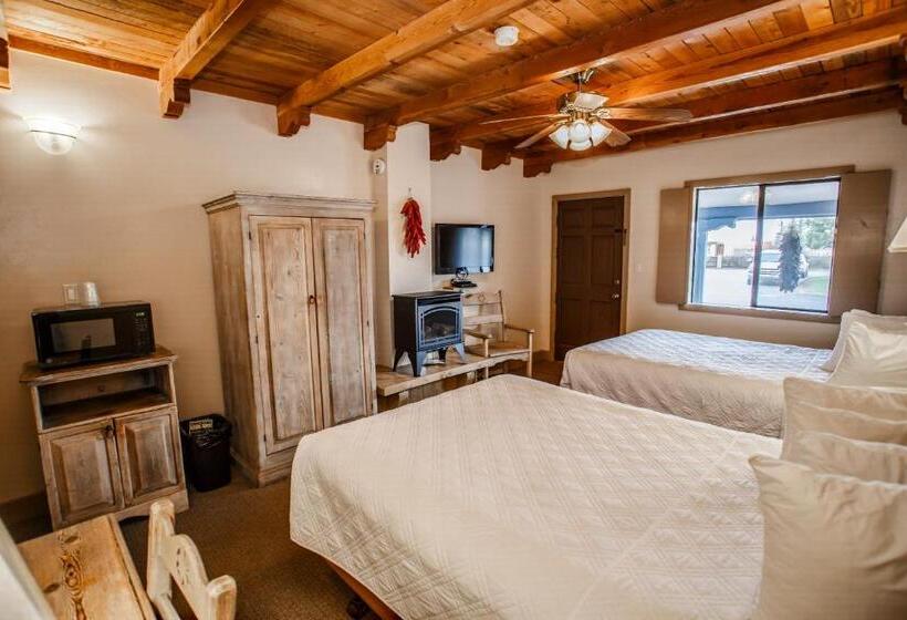 فندق صغير Chama Trails Motel