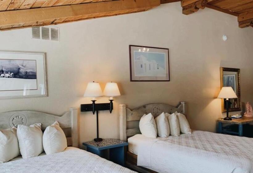 فندق صغير Chama Trails Motel