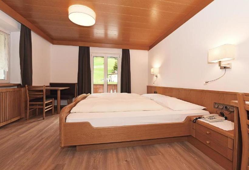 تختخواب و صبحانه Garni Vanadis