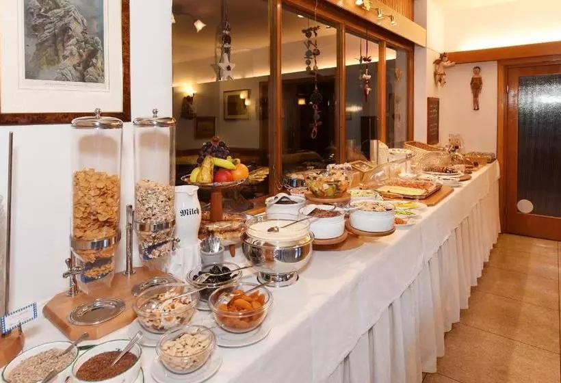 Aamiaismajoitus (B&B) Garni Vanadis