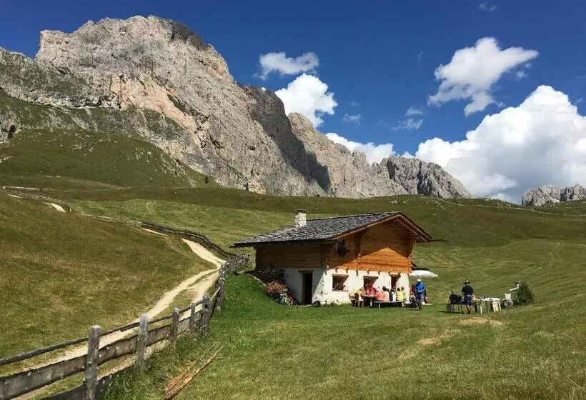 Aamiaismajoitus (B&B) Garni Vanadis
