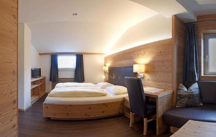 تختخواب و صبحانه Garni Vanadis