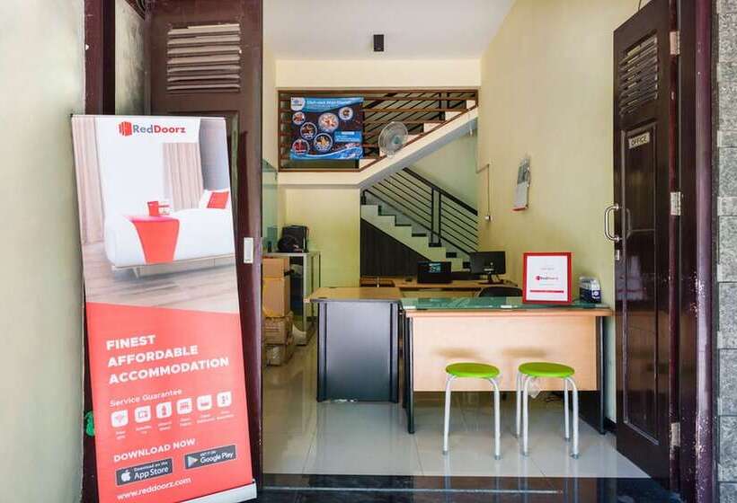 Пансион Reddoorz Syariah @ Ketintang Surabaya
