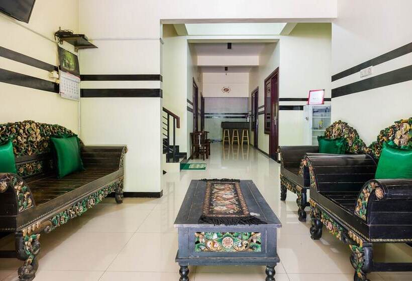 Пансион Reddoorz Syariah @ Ketintang Surabaya