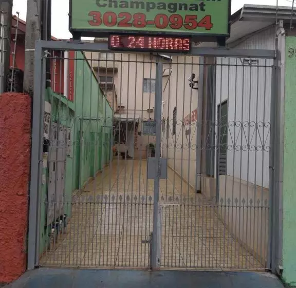 ユースホステル Hospedagem Centro Champagnat