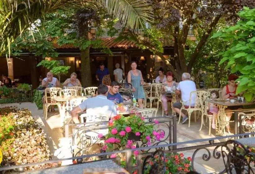 Hotel Iris Mimoza